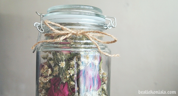 DIY dried roses in jar ribbon