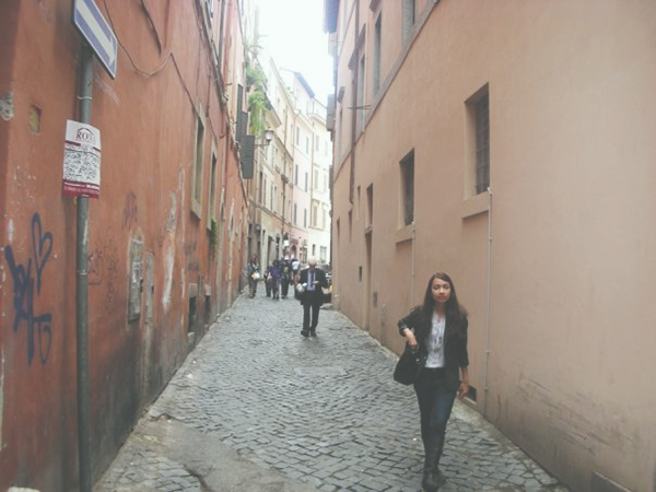 bestie konisis goes to rome 2009 8 - roman alley
