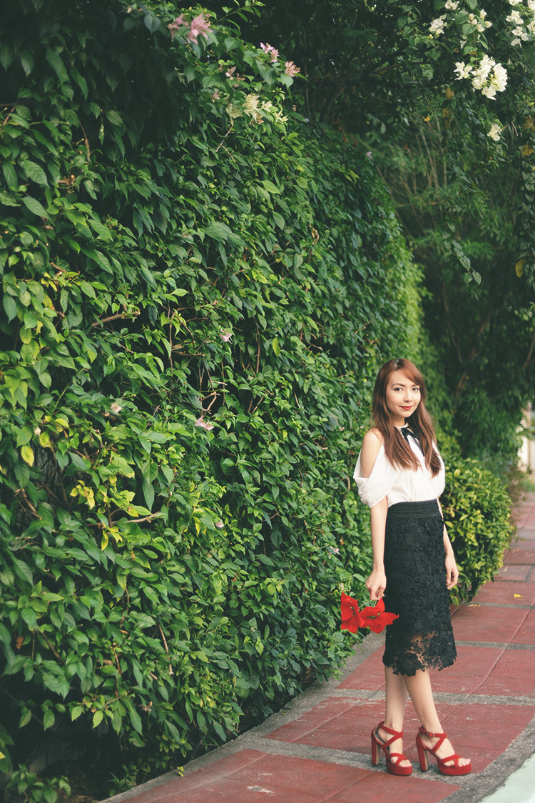 2bestiekonisis-christmas outfit lace