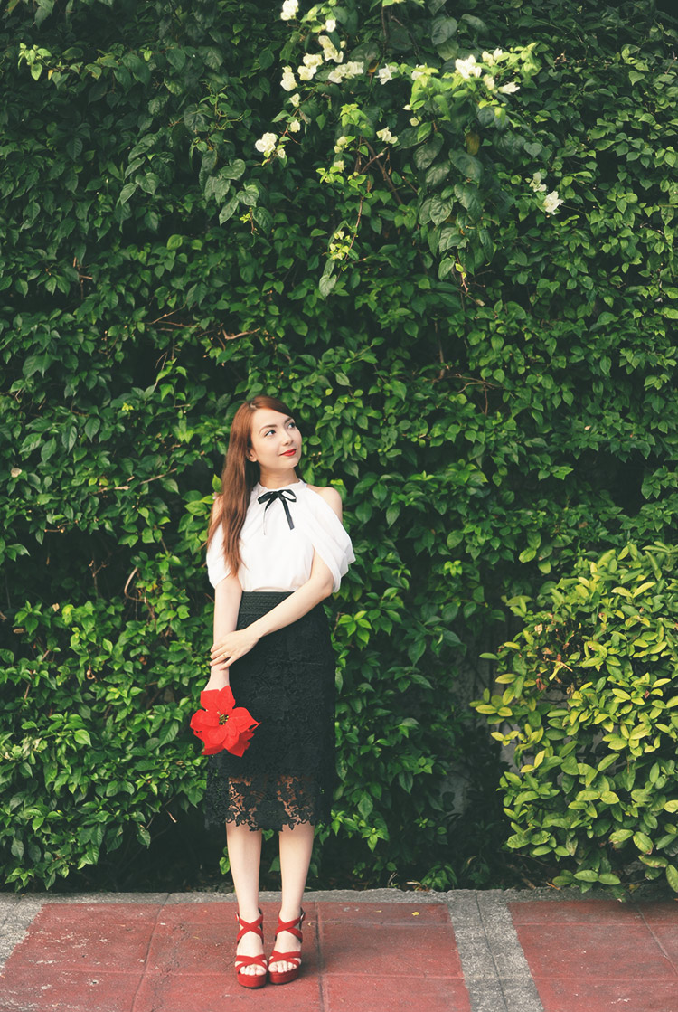 5bestiekonisis-black white lace