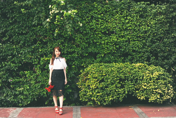 6bestiekonisis-christmas outfit black and white